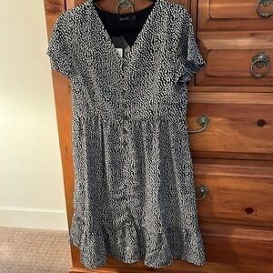 NWT Mikarose Women’s Black Leaf Dress, Size Large!